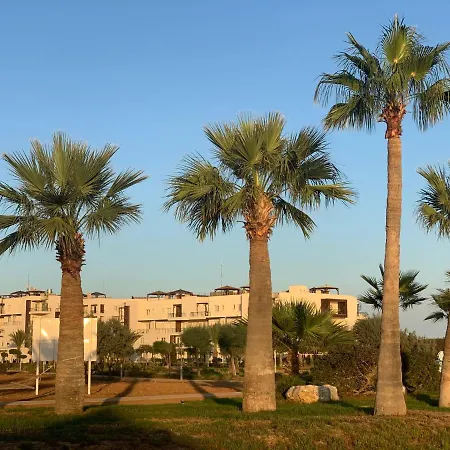 Peaceful Run-a-way By The Sea 아파트 Vokolidha