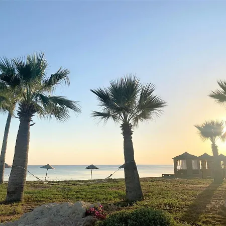 Apartment Peaceful Run-a-way By The Sea