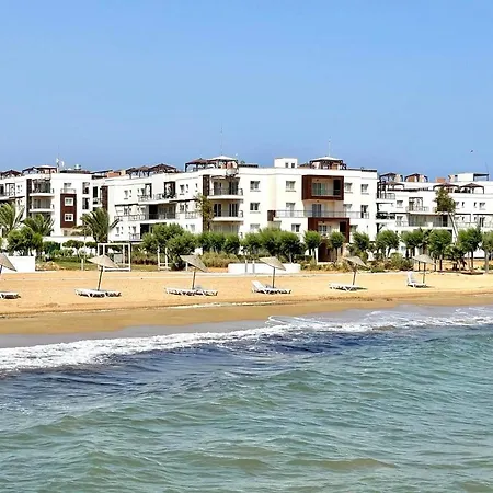 Peaceful Run-a-way By The Sea Vokolidha