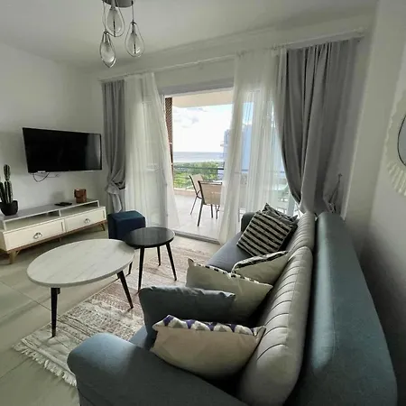 Peaceful Run-a-way By The Sea 아파트