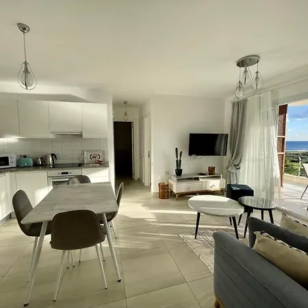 Peaceful Run-a-way By The Sea Vokolidha