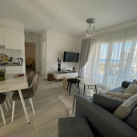 Peaceful Run-a-way By The Sea 아파트 *