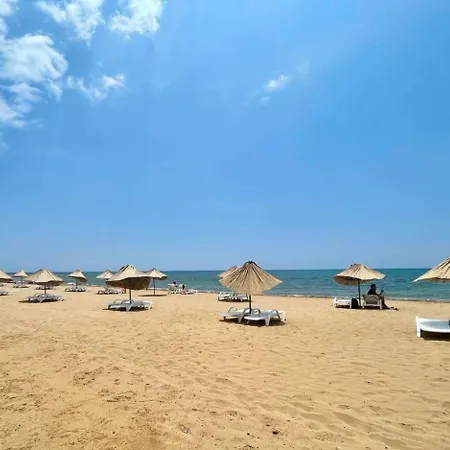 Peaceful Run-a-way By The Sea * Vokolidha