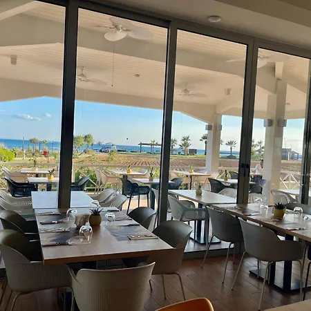 Peaceful Run-a-way By The Sea 아파트 Vokolidha