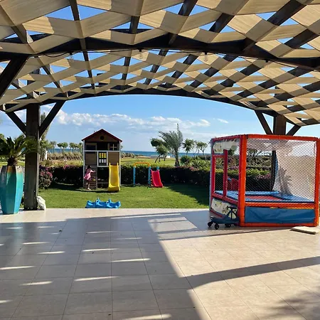 Peaceful Run-a-way By The Sea Vokolidha