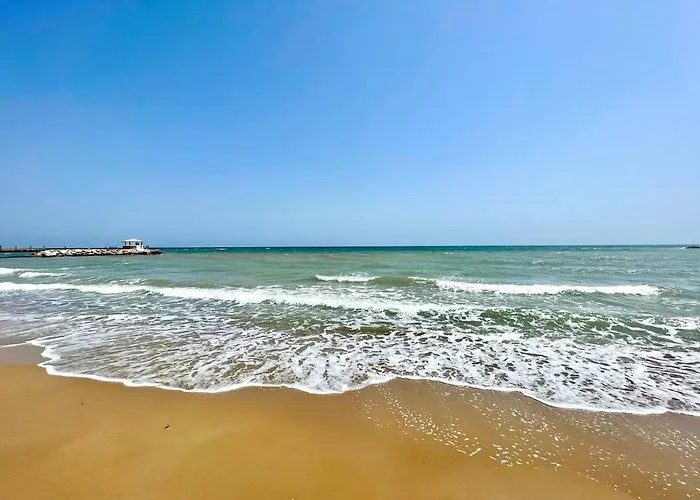 Peaceful Run-a-way By The Sea