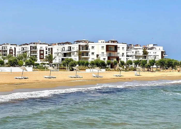 Peaceful Run-a-way By The Sea Vokolidha