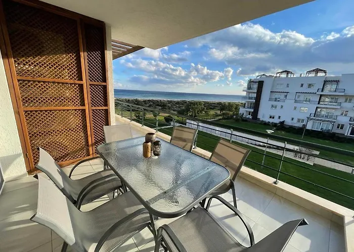 Peaceful Run-a-way By The Sea