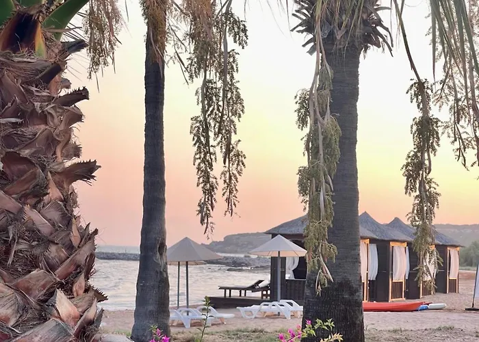 Peaceful Run-a-way By The Sea *